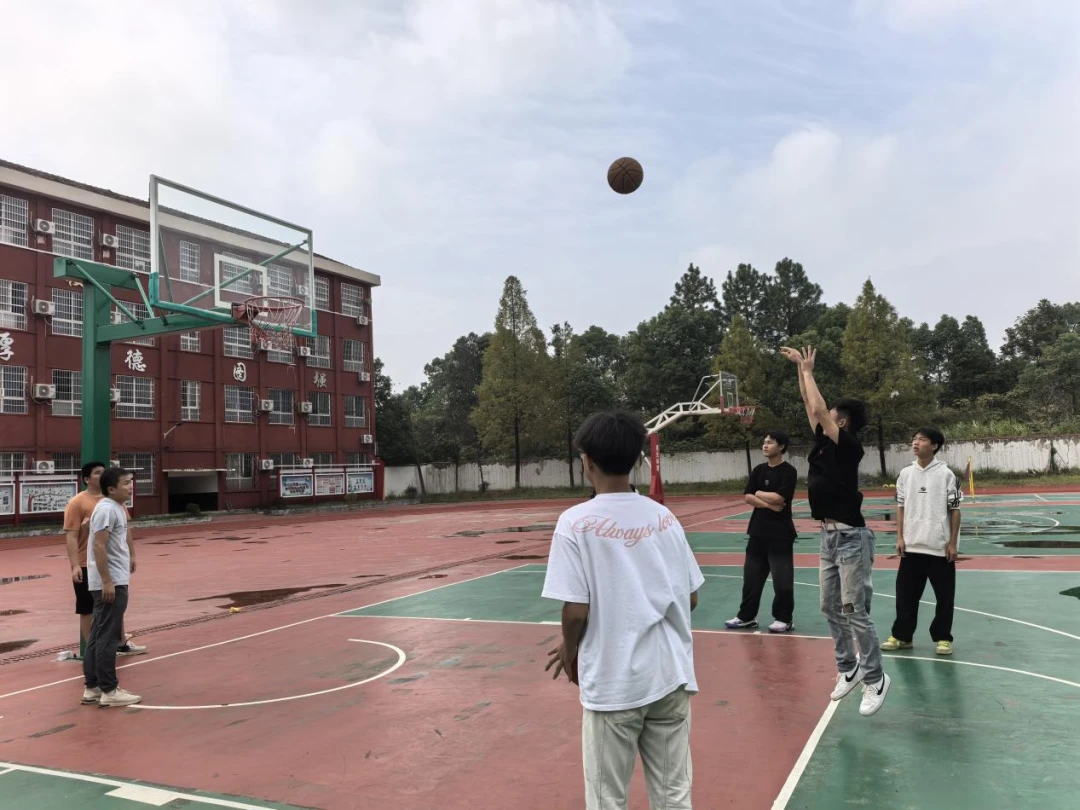 如何通过篮球训练提升自信心_0